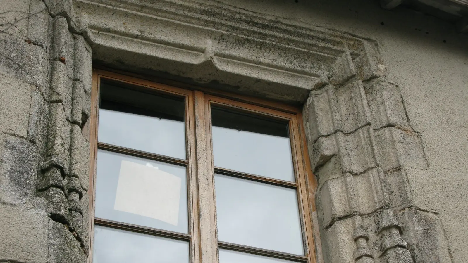fenetre à meneau coté rue
