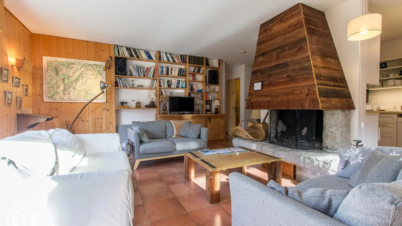 Salon et bibliothèque