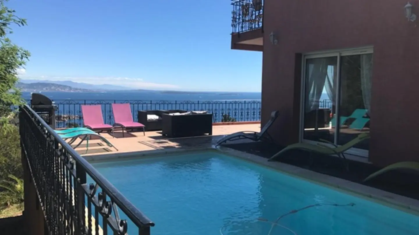 Piscine privative Gîte Terres Rouge 2 à Théoule sur mer - Gîtes de France Alpes-Maritimes