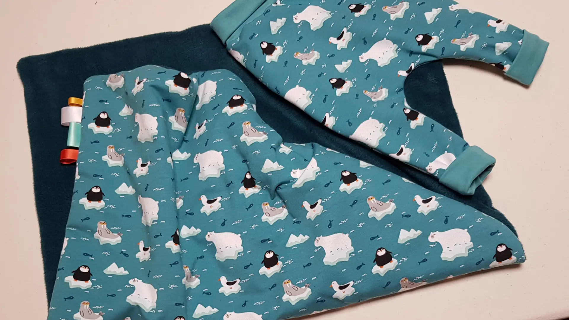 Plaid bébé et sarouel assorti