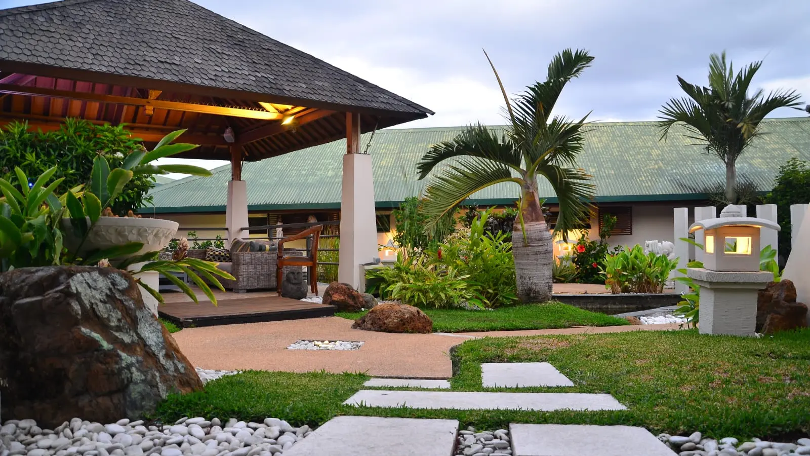 Hôtel Hibiscus, détente, Koné, extérieur