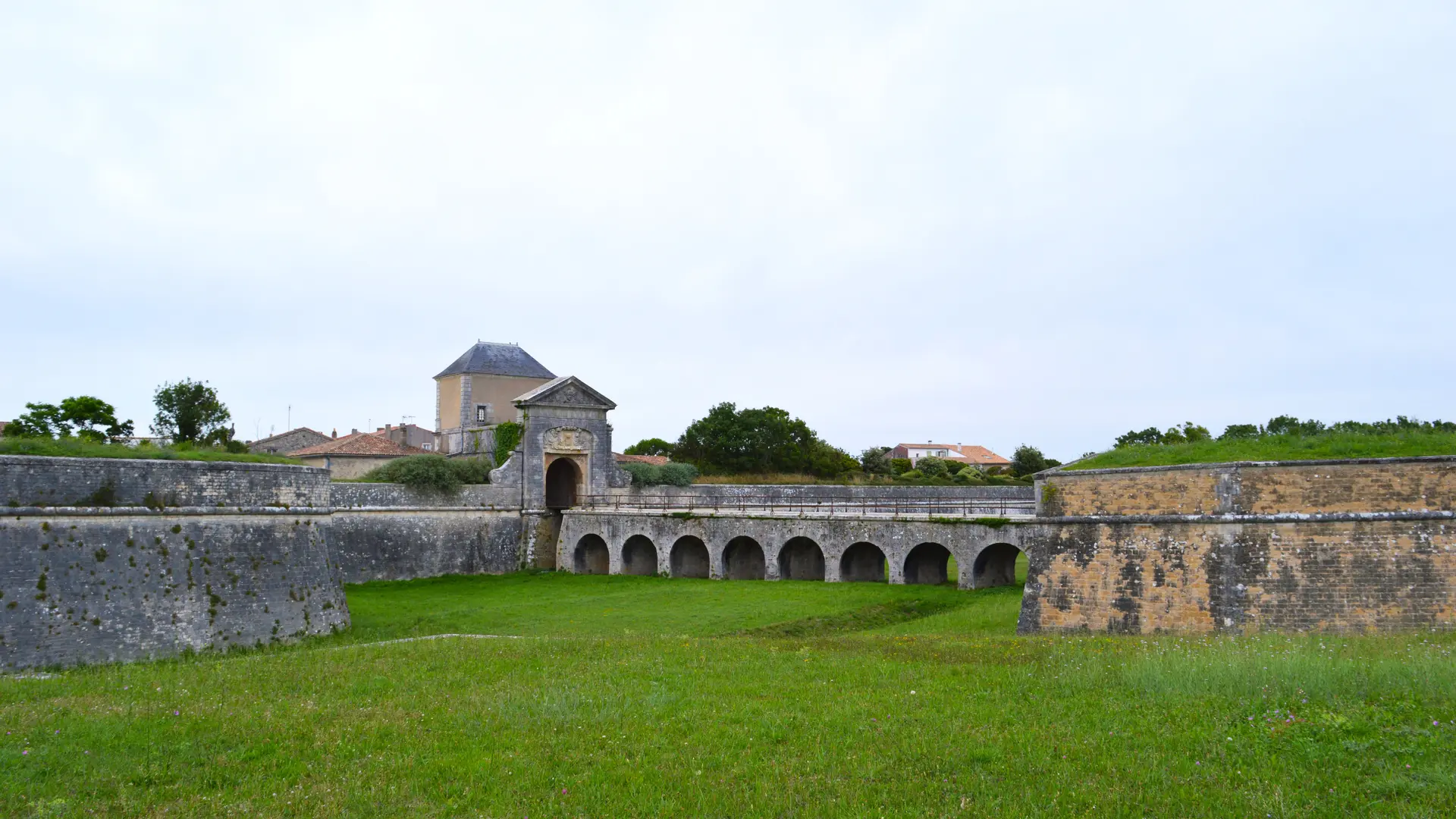 Les célèbres fortifications de Vauban à Saint-Martin-de-Ré