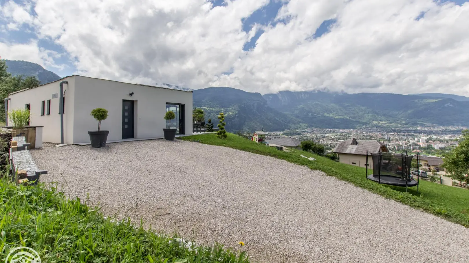 Route d'accès privative pour le gîte