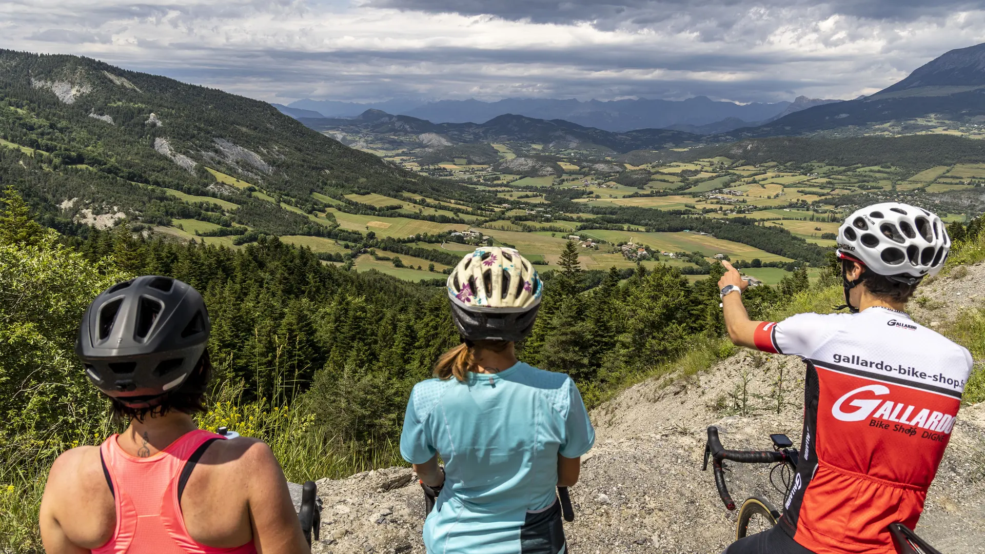 Montée du Col de Charamel par Selonnet