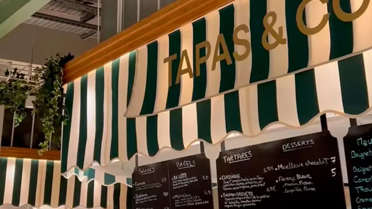 Les Halles Victoria - Area ristorazione nel centro di Hyères