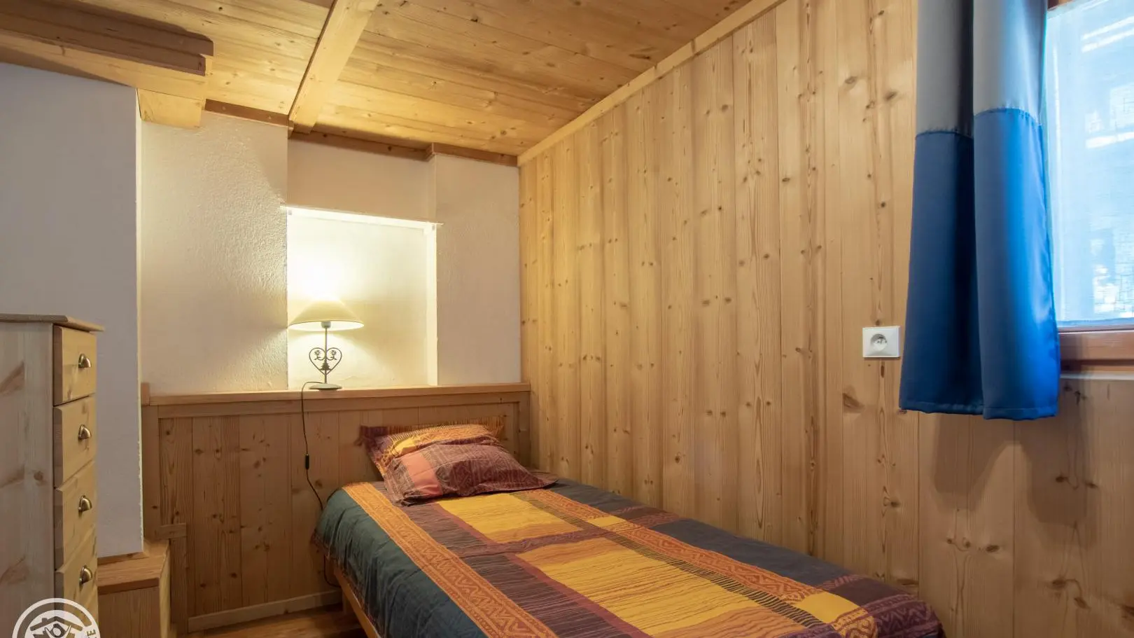 Chambre coté salle de bain