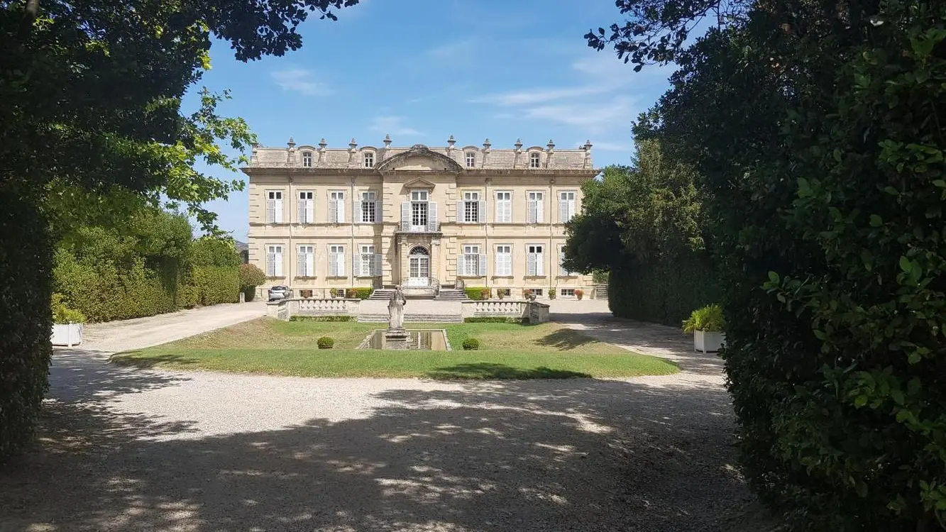 Le château renaissance de Barbentane à 10 minutes à pieds