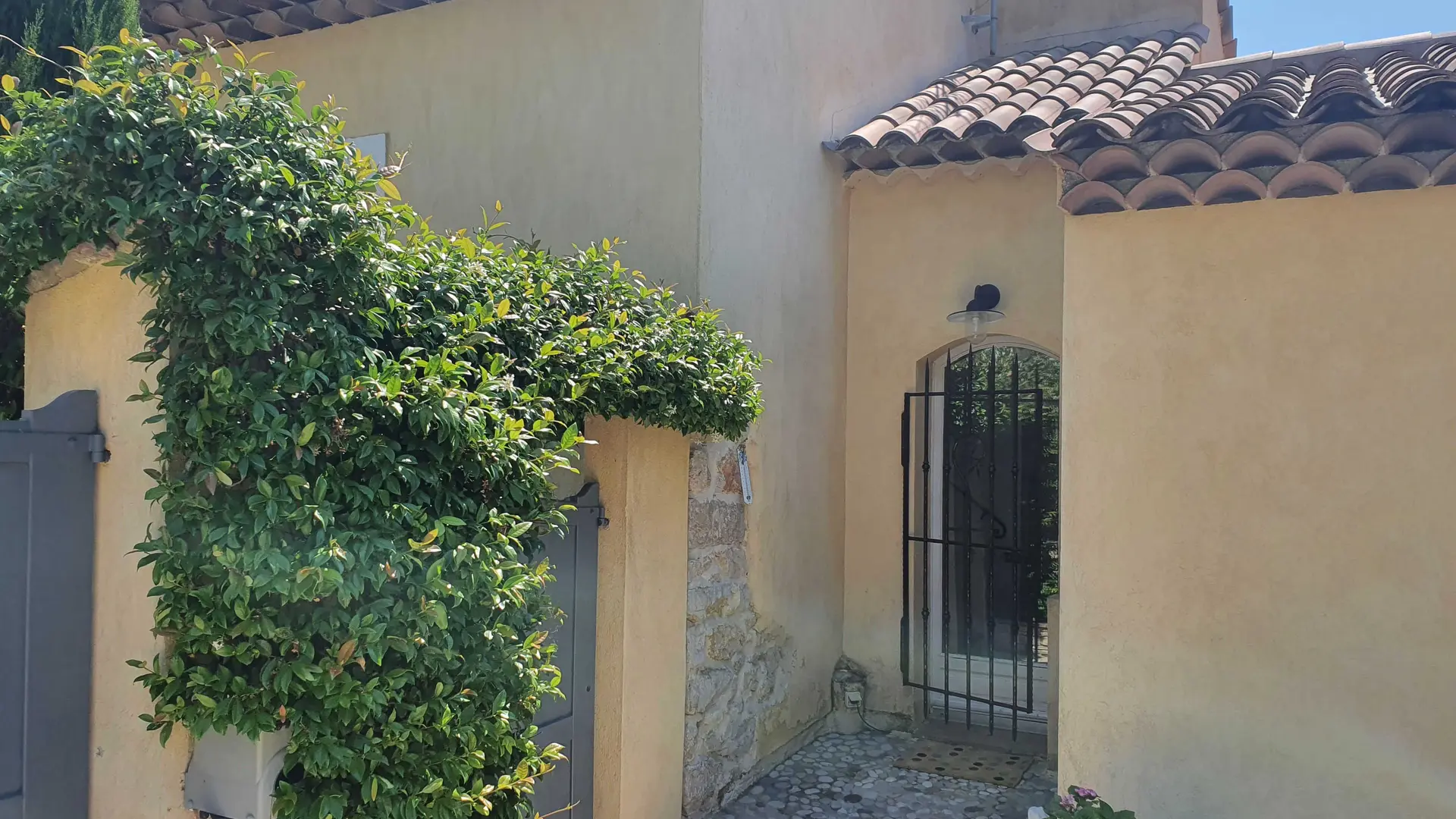 Gîte Olidom-Entrée du gîte-Saint Jeannet-Gîtes de France Alpes-Maritimes