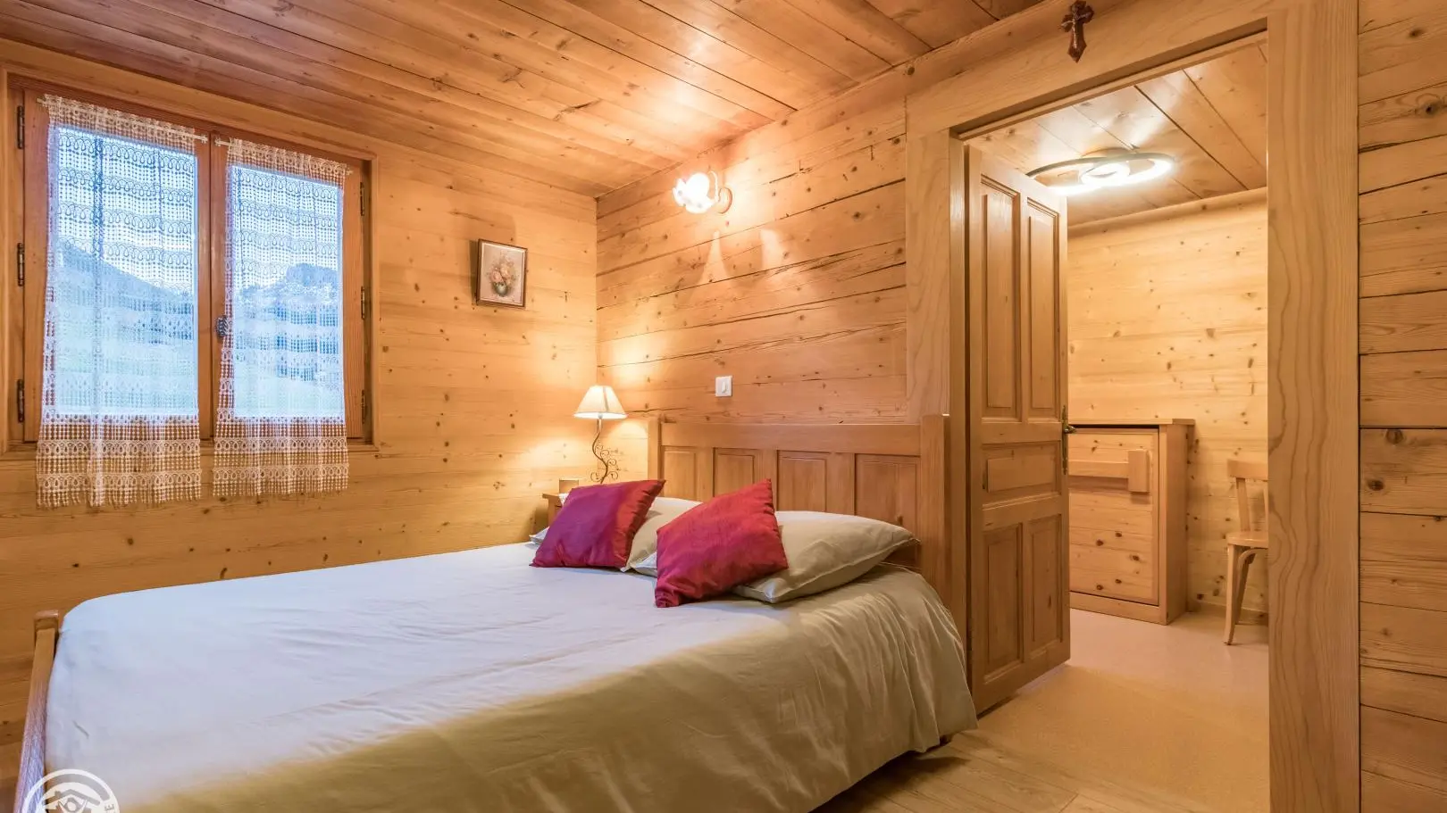 chambre avec lit de 140x190