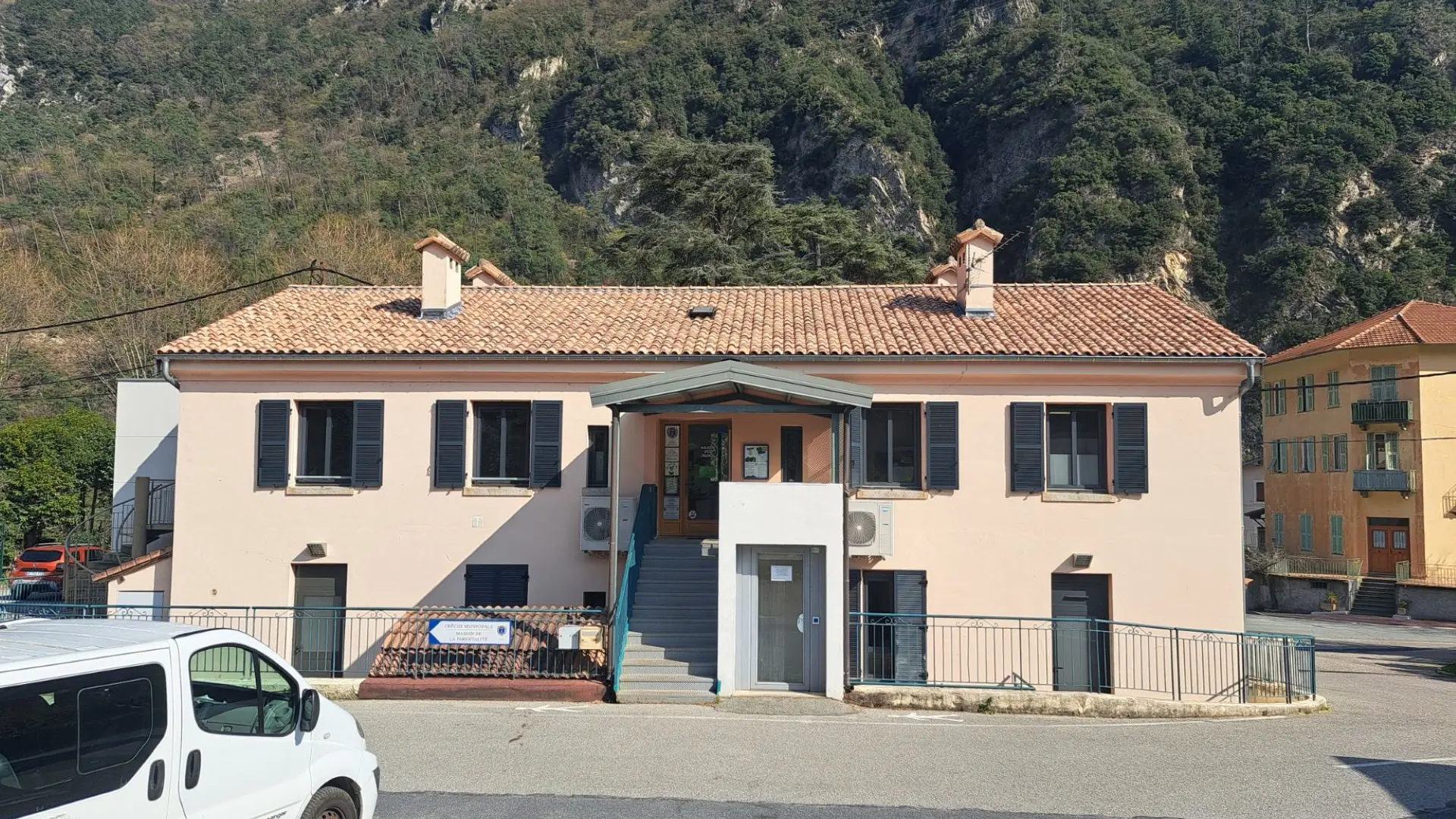 Maison des Jeunes_Breil_extérieur