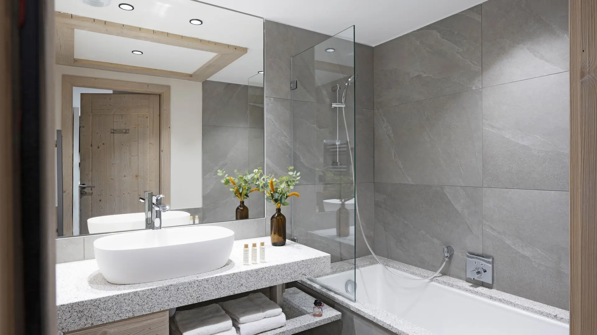 Bathroom - Apartment