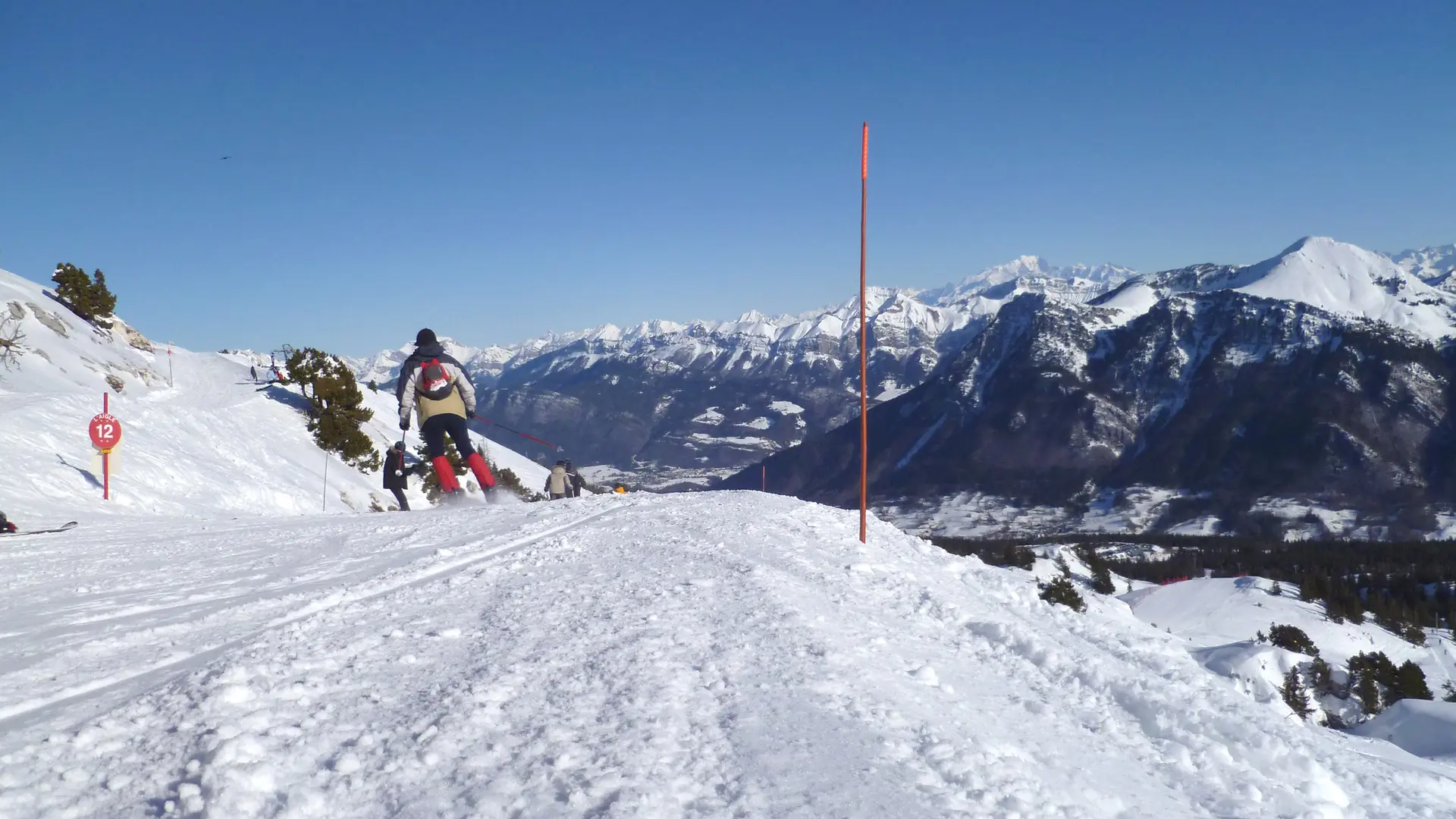 Descente sur les pistes d'Aillons-Margériaz 1400