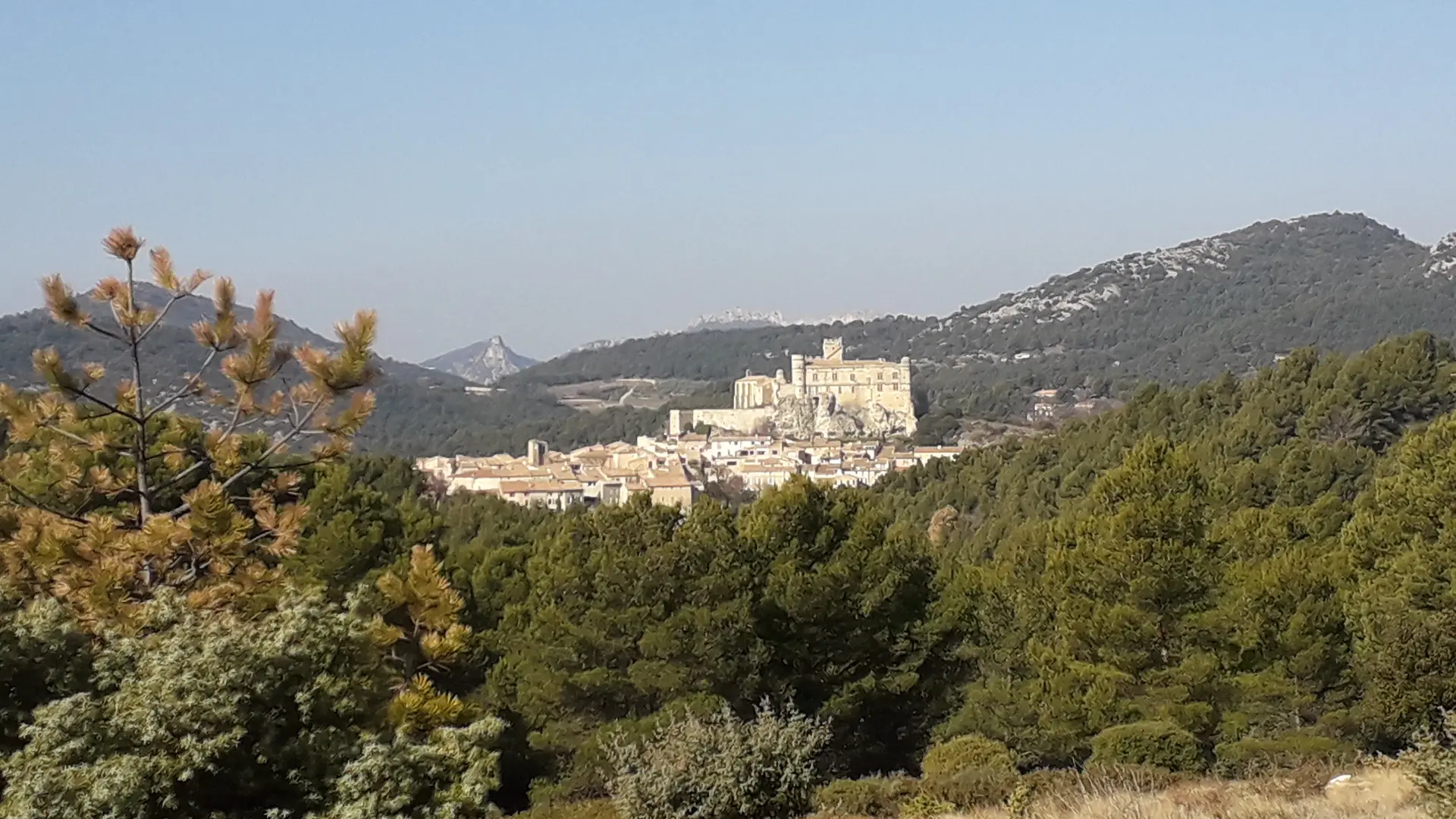 Vue sur le Château du Barroux