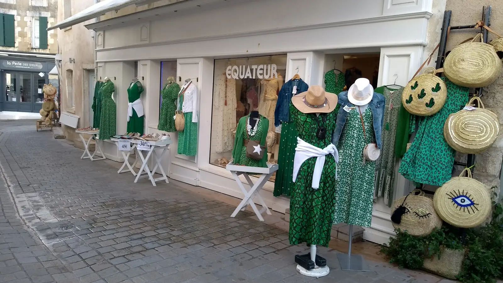 Fachada exterior de la tienda