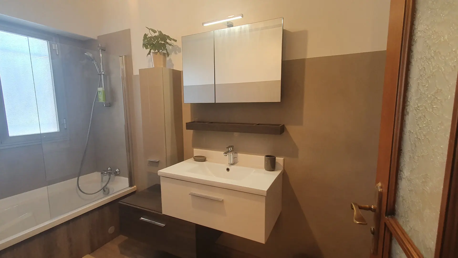 Salle de bains City-Break le Capri - Le Cannet - Gîtes de France Alpes-Maritimes