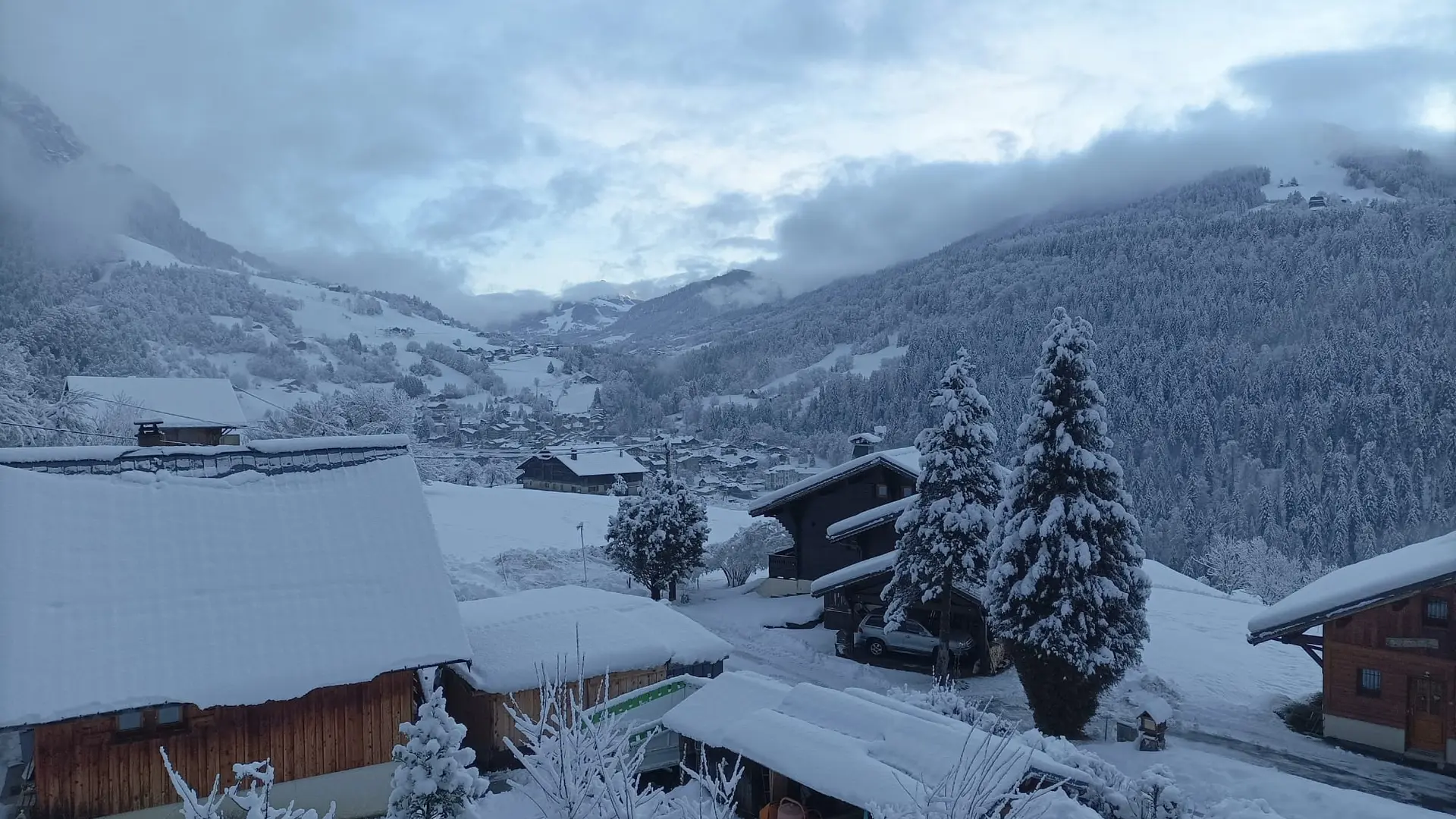 Photo vue hiver sous la neige