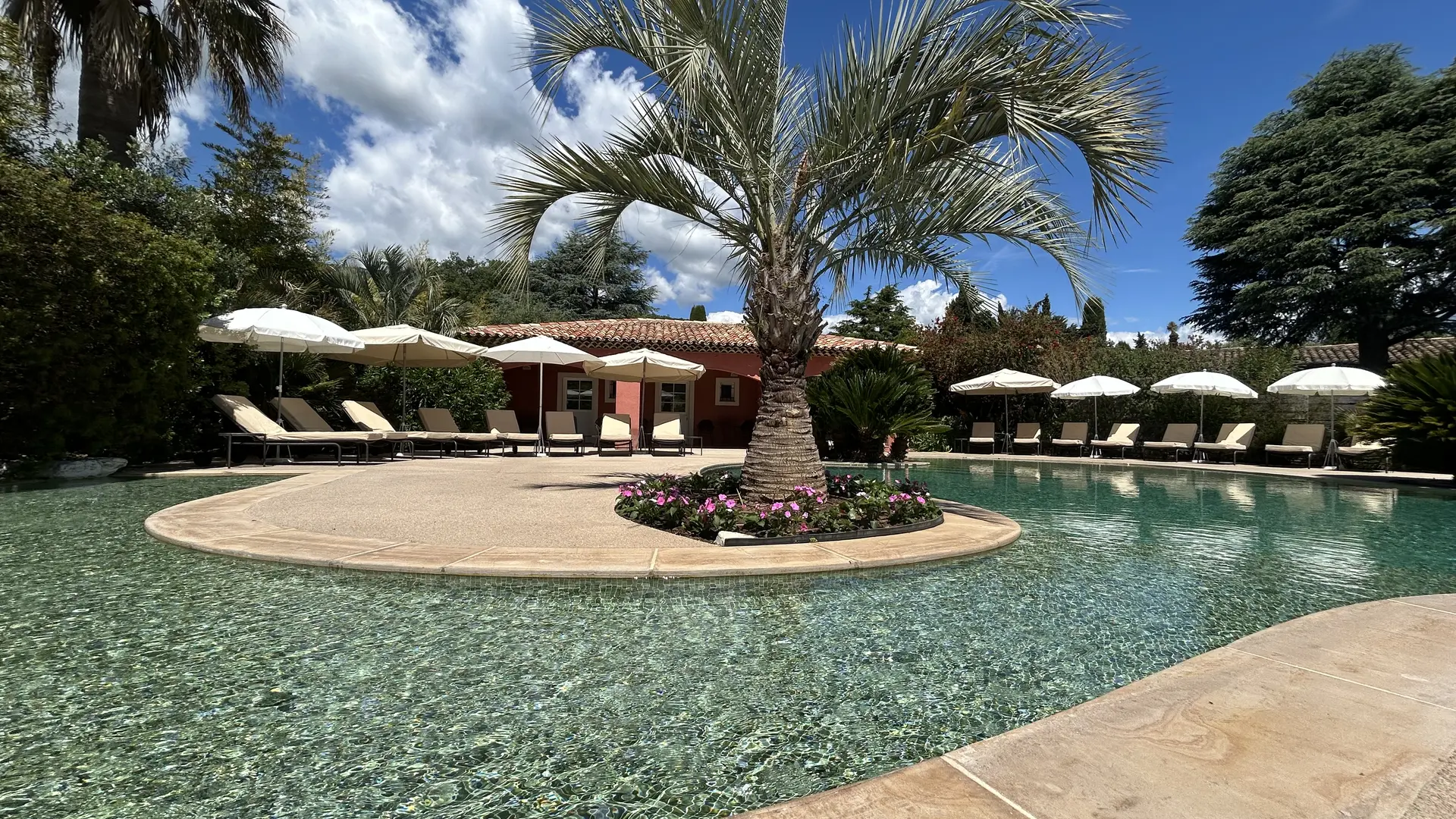 piscine lagon commune