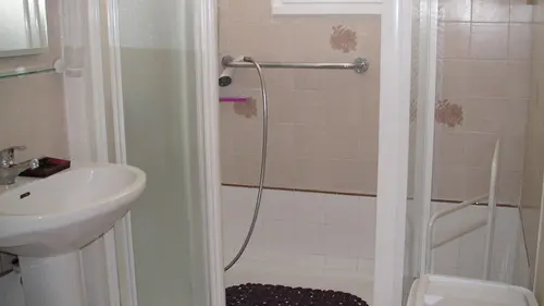 bathroom - furnished by Mrs Beraud-Sainctavit - Rivedoux Plage
