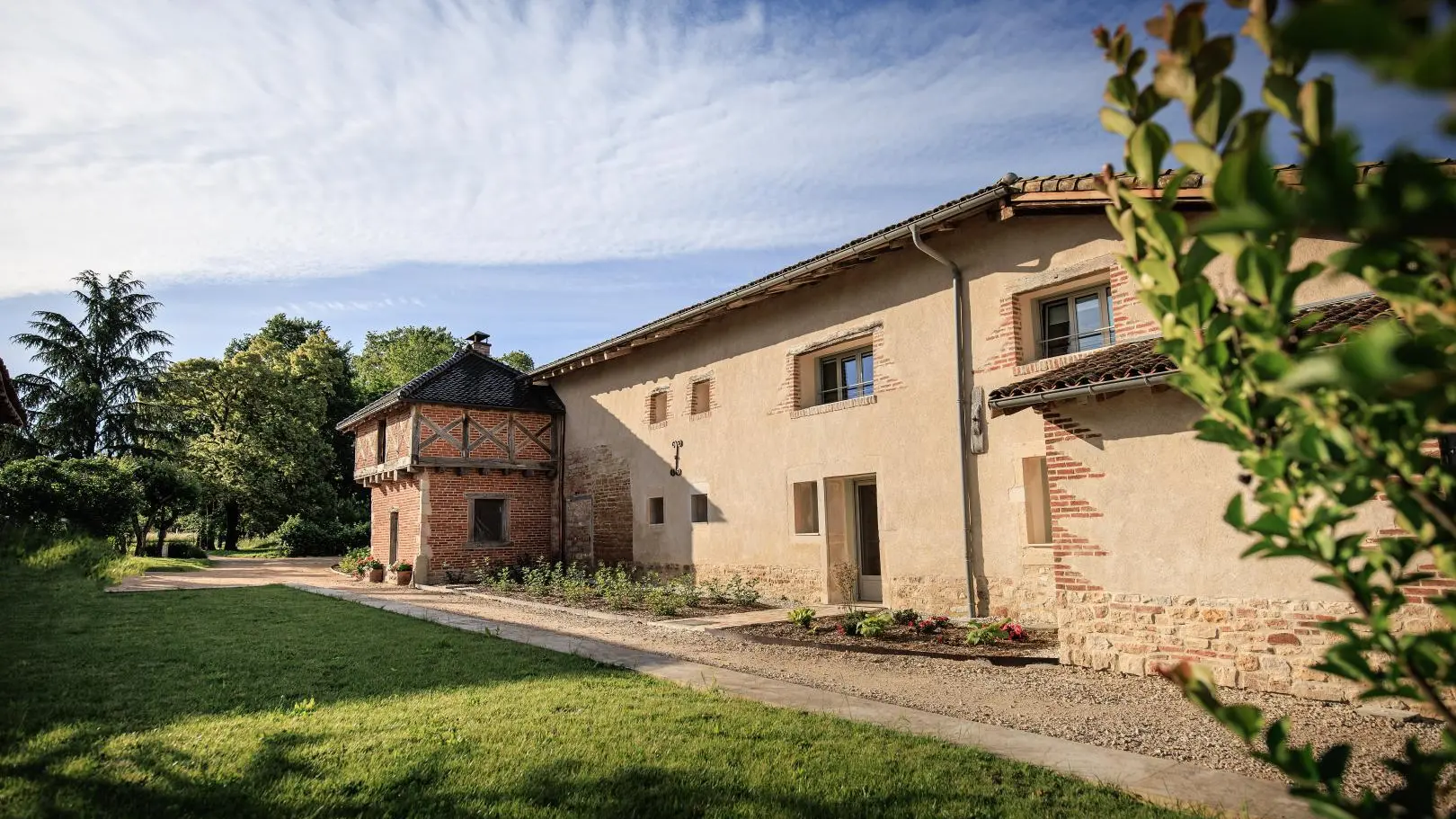 la ferme à l'arrière