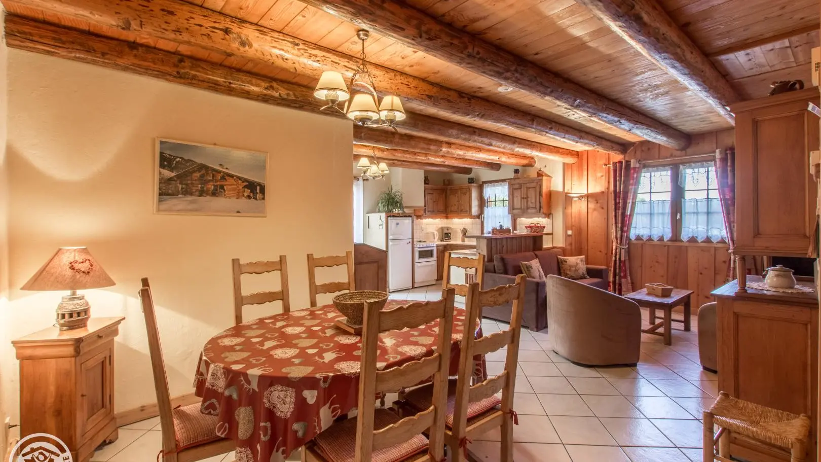 Séjour et salon avec canapé convertible 150 pour séjour avec 3 couples.