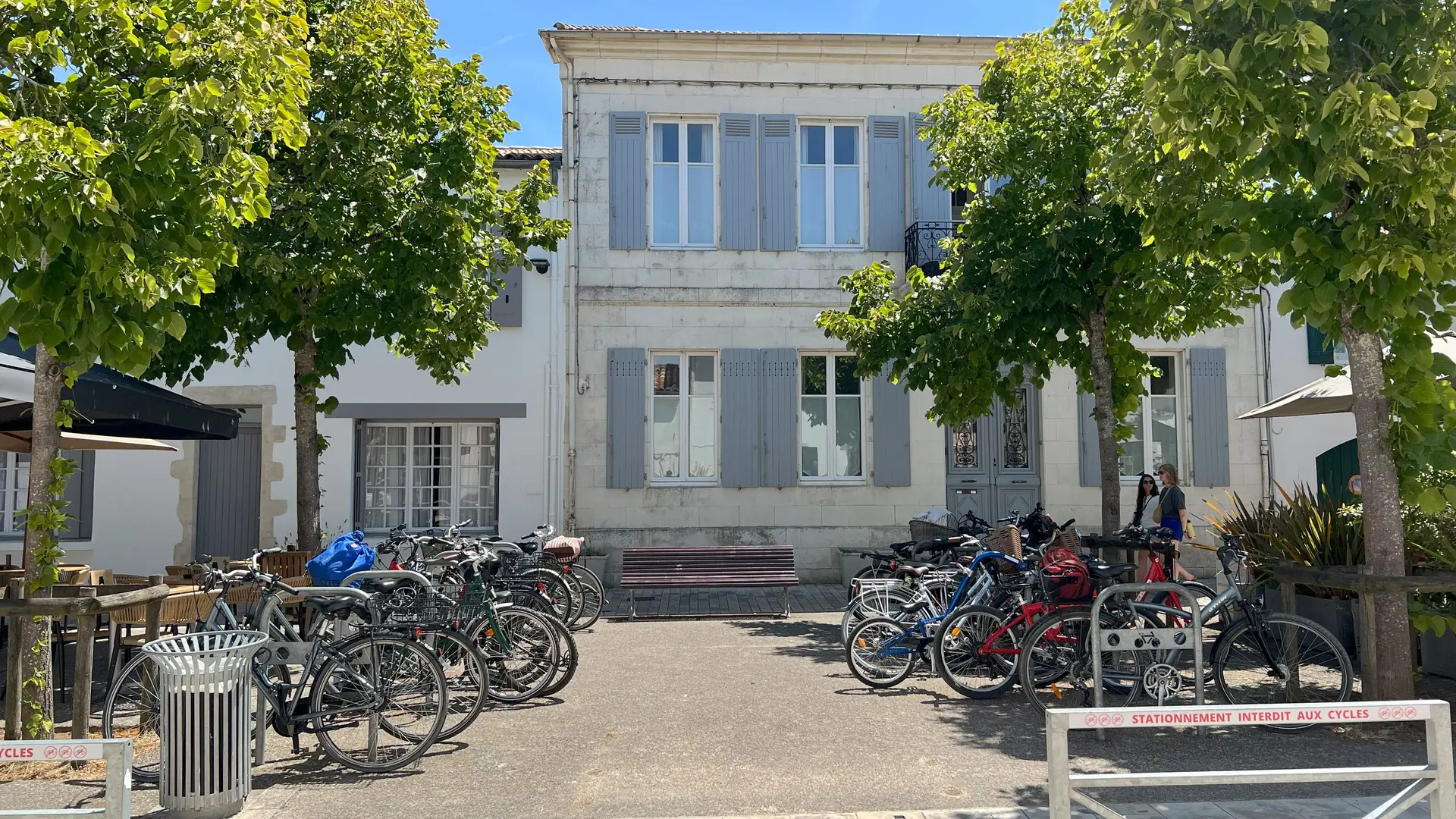 Parking vélos - Place Carnot La Couarde-sur-Mer