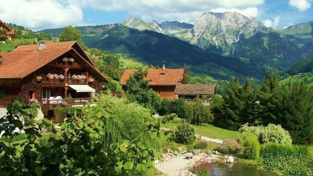 Le chalet, le jardin et le Massif de l'Etale