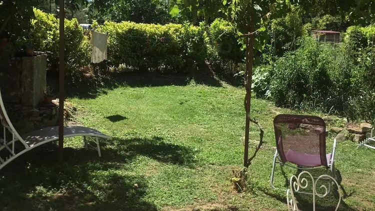 Vue du jardin depuis la terrasse