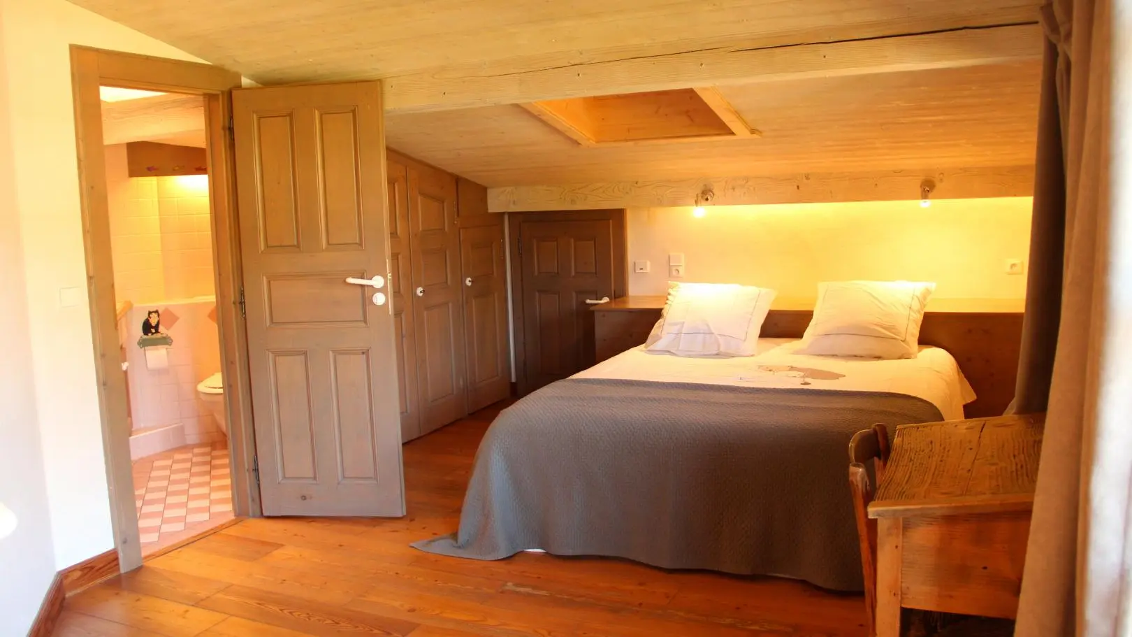 Chambre parentale avec salle d'eau douche+ wc