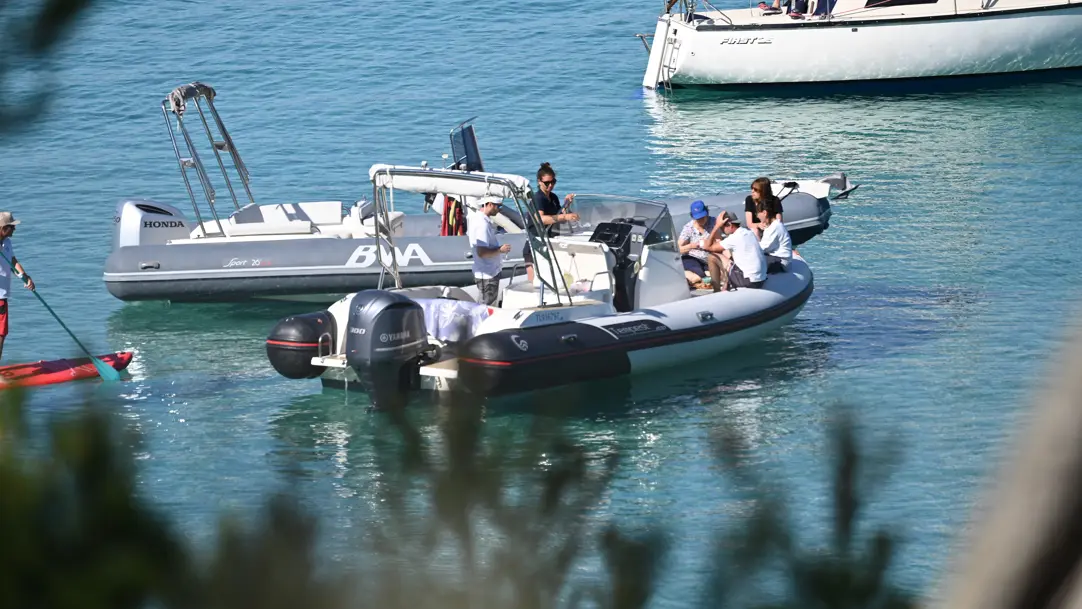 Mouillage et apéro à la plage Notre-Dame