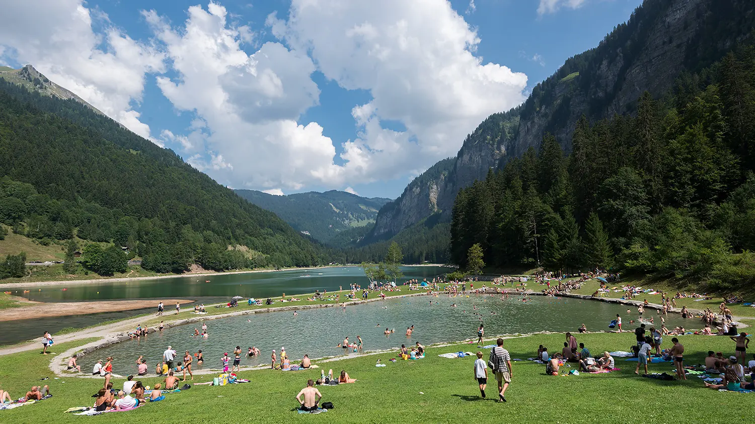 Plage du Lac de Montriond