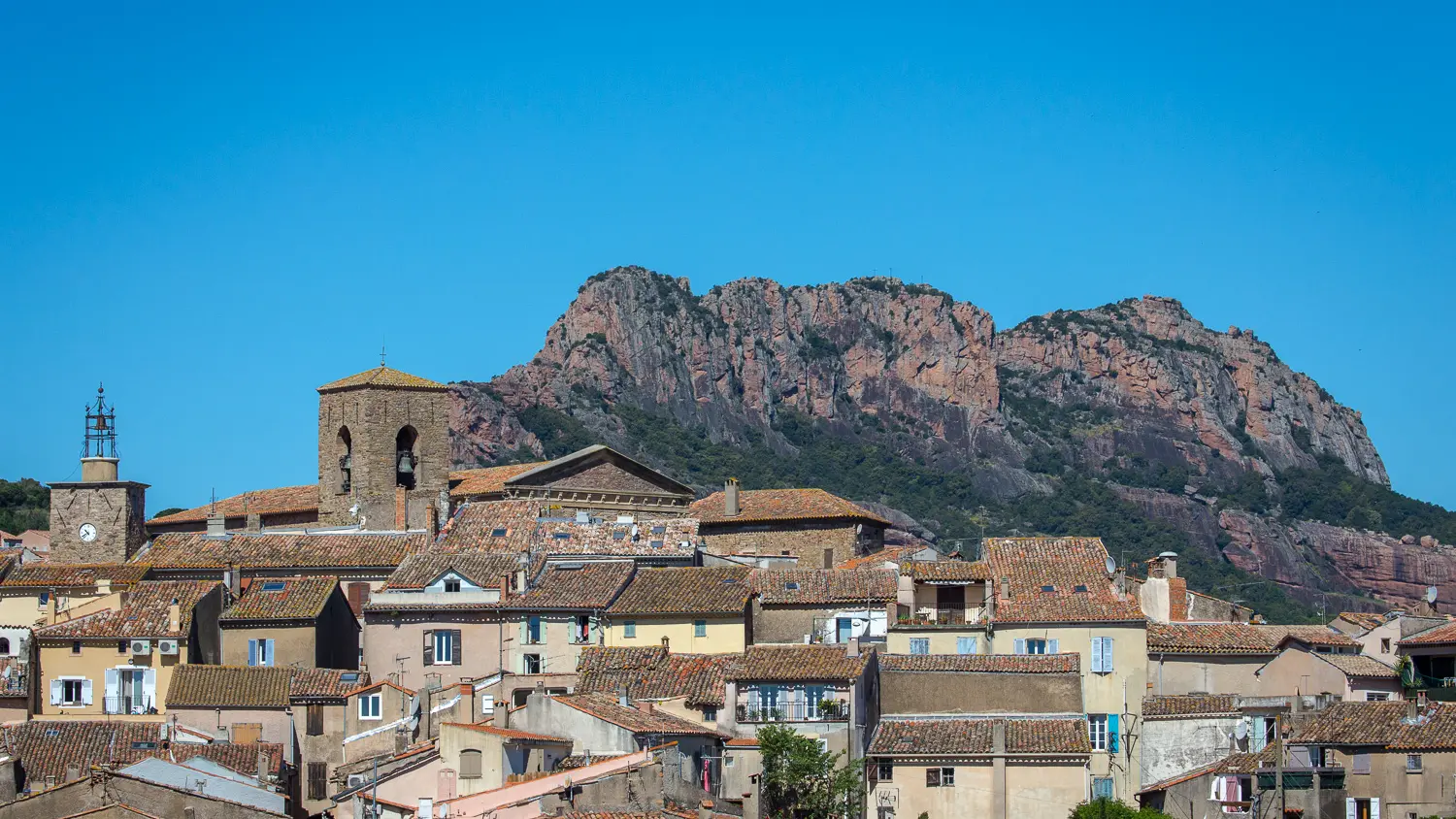 Le Castrum_Roquebrune-sur-Argens