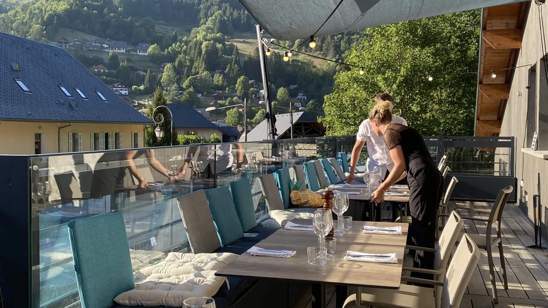 La terrasse sur le Guiers Vif