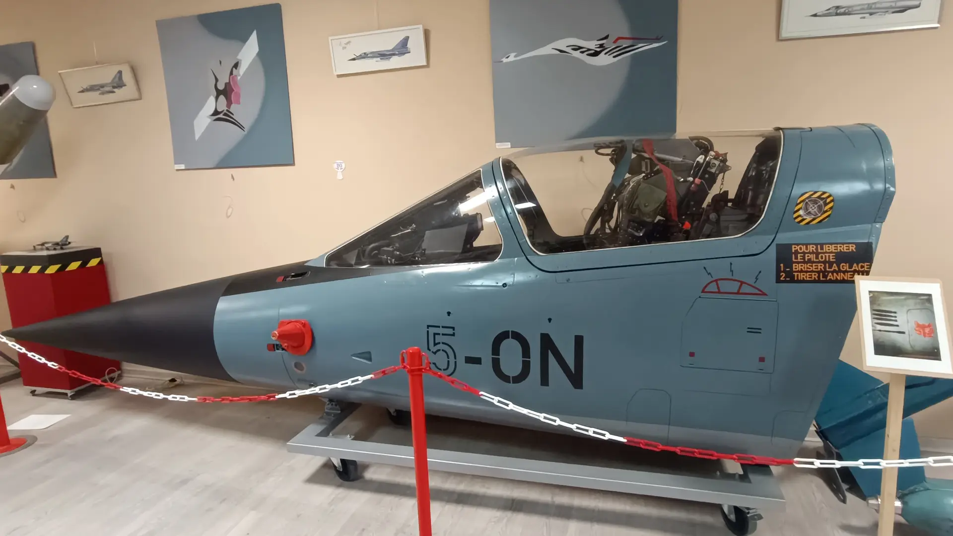 Musée de la B.A 115 : Espace Muséal Caritat_Orange