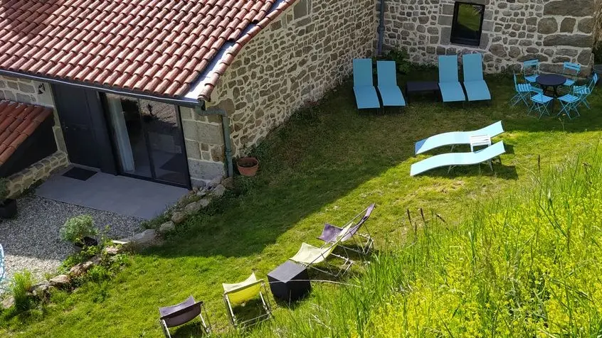 La Bâtisse aux Lanternes - Gîtes de Charme à St Bonnet le Château (42)