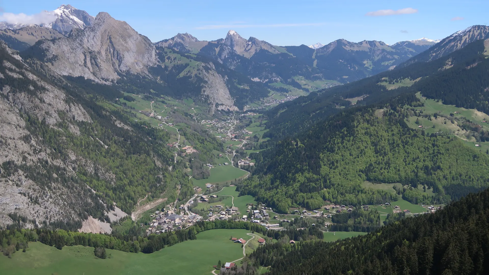 Vue depuis la pointe des Follys - Abondance