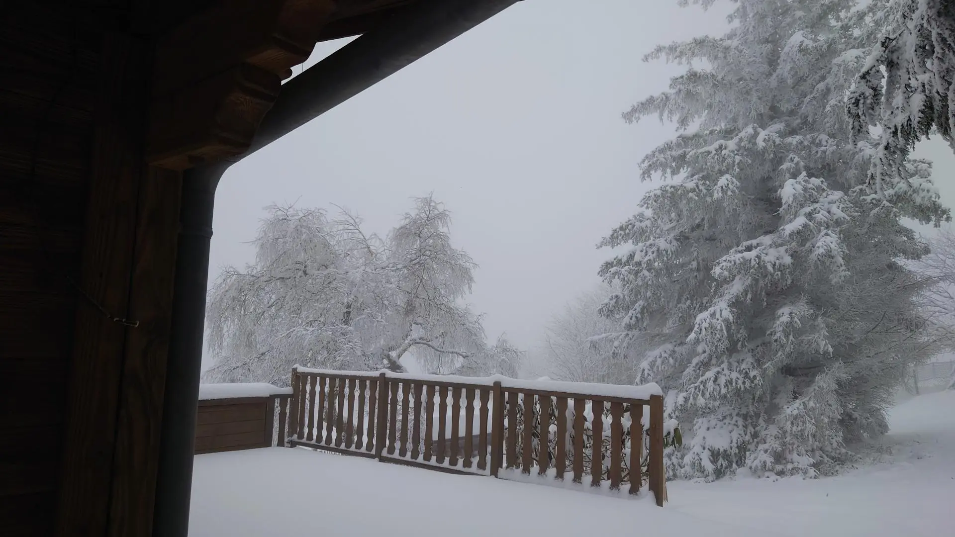 terrasse sous la neige