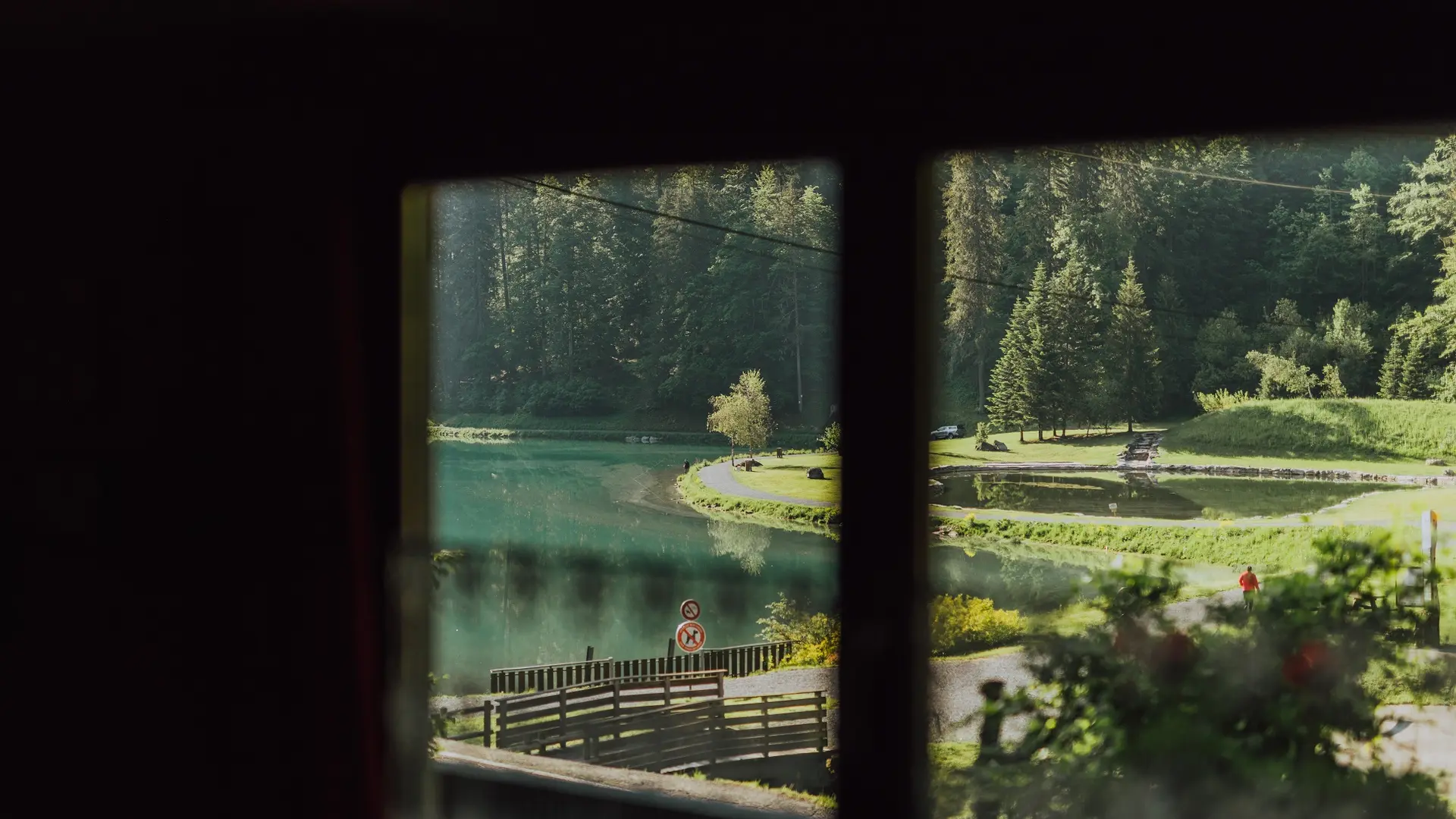 Vue sur le lac depuis le salon