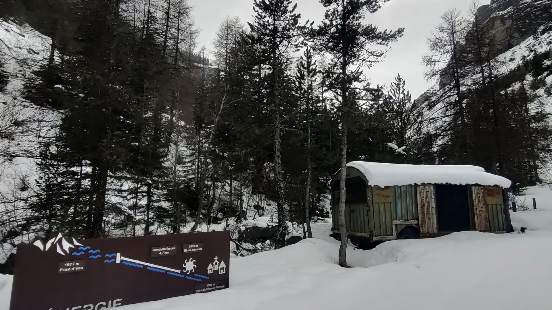 Wagon en hiver