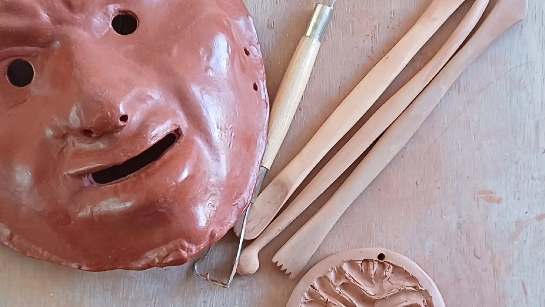 Atelier création de masques en argile