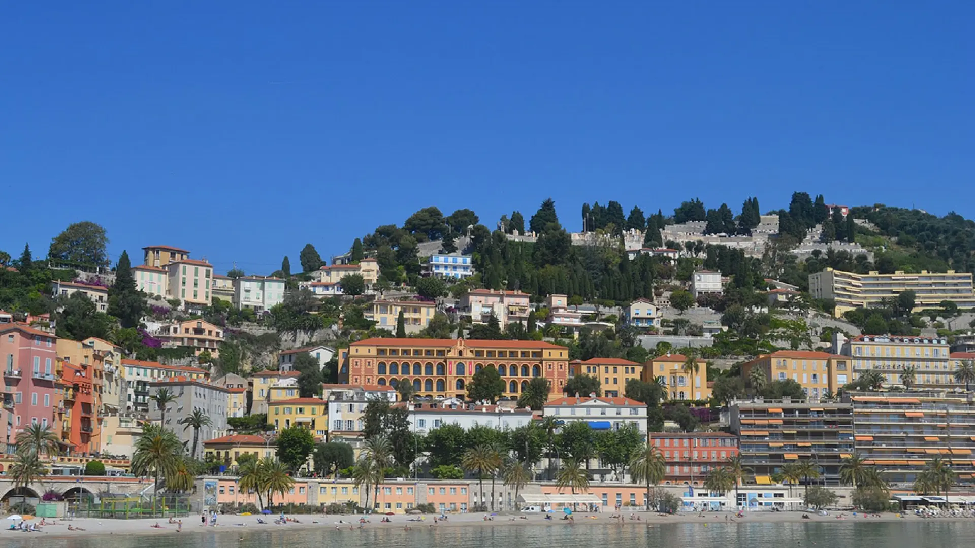 Vue générale de la Plage des Sablettes