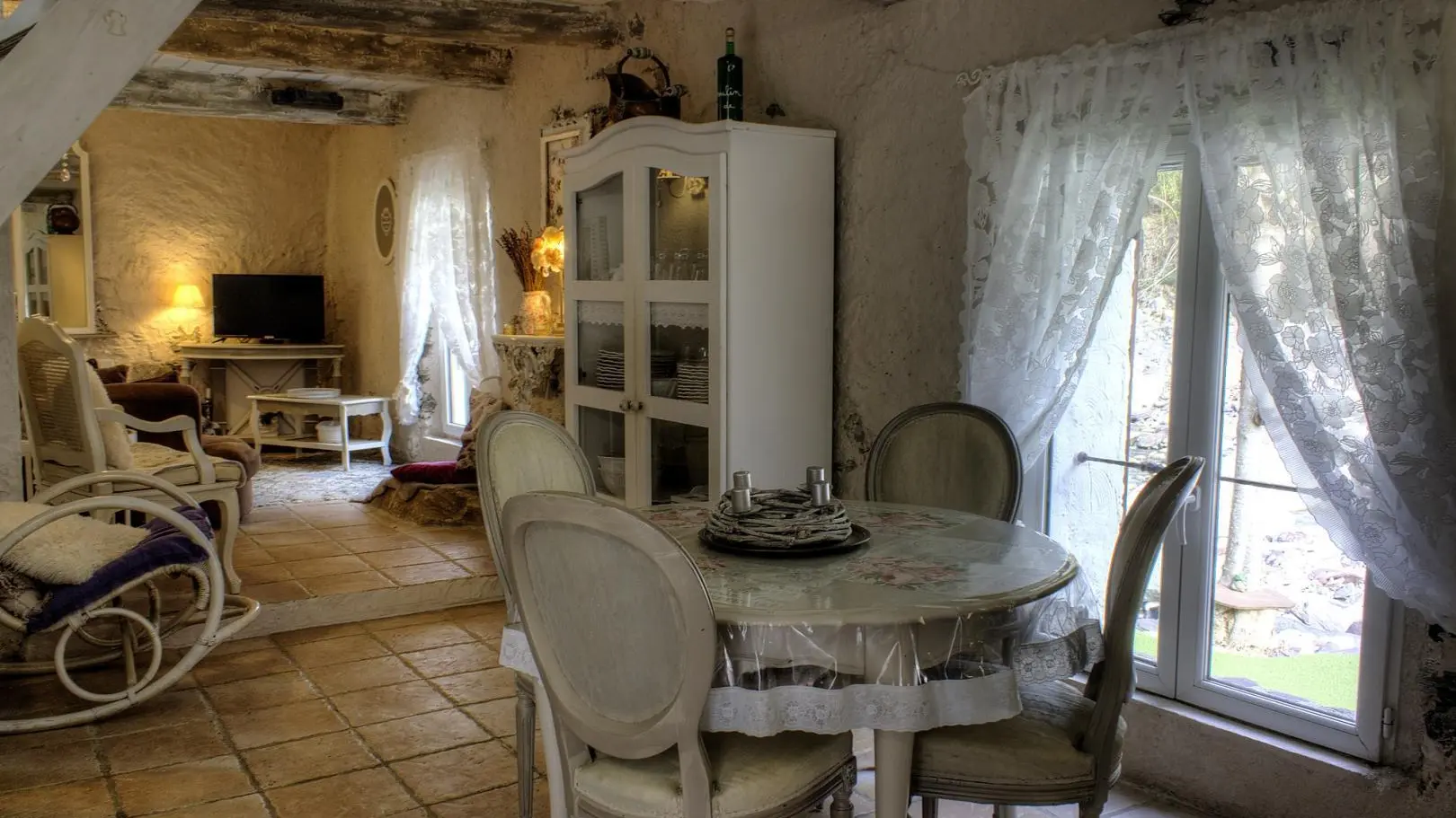 Le Moulin de la Source-Séjour/Coin repas-Fontan-Gîtes de France des Alpes-Maritimes