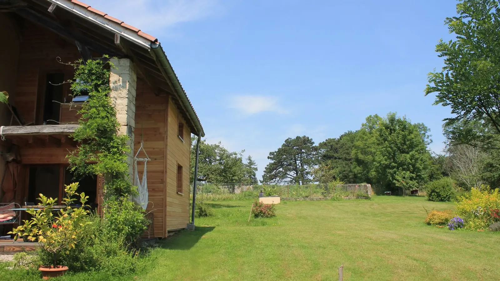 Maison, terrasse et jardin