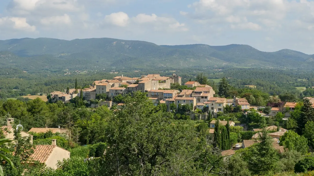 le  beau village de Grambois