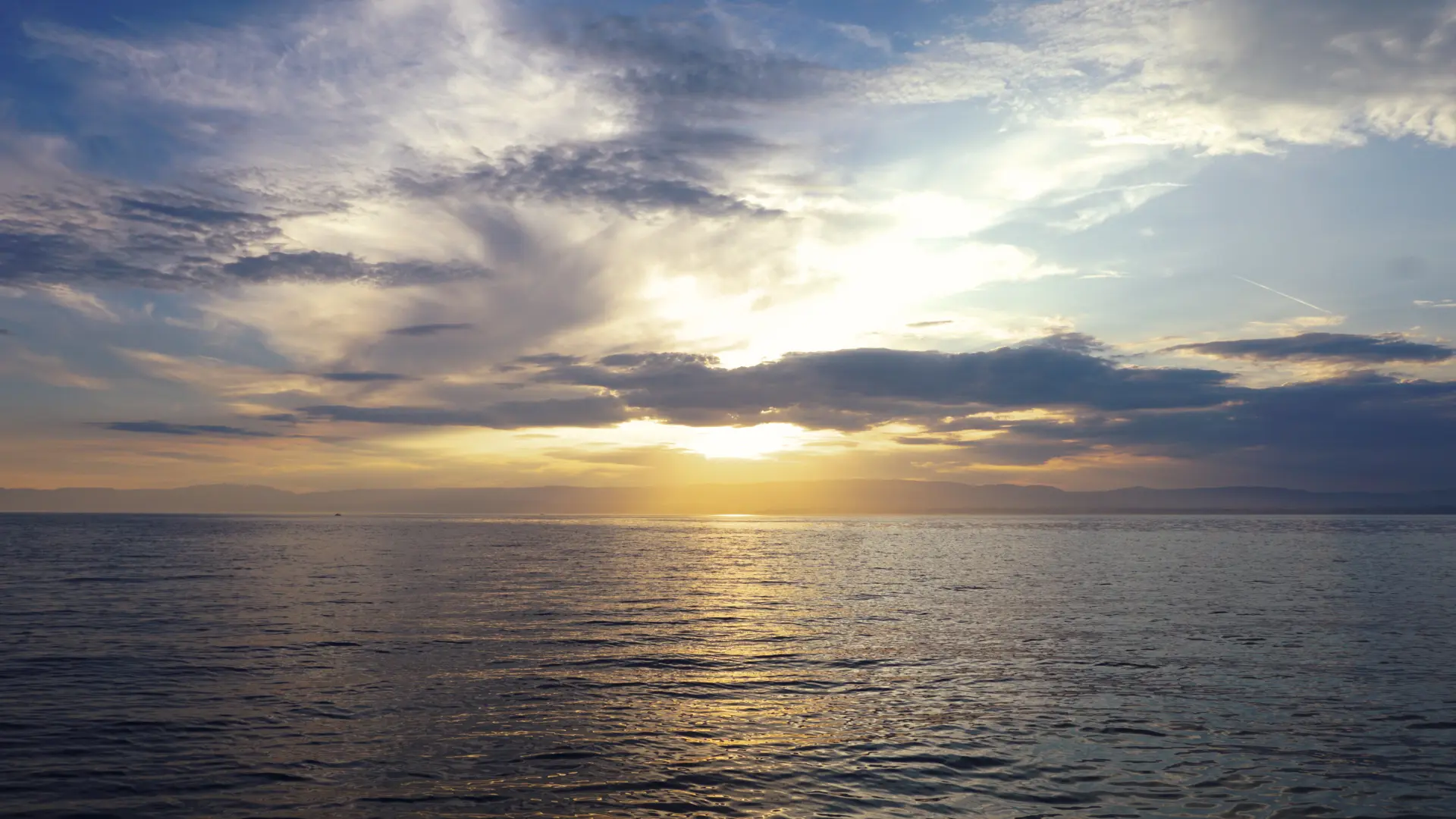 Coucher de soleil à bord du bateau