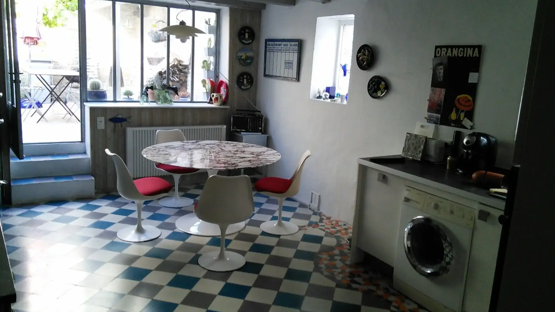 Cuisine et ouverture sur la cour