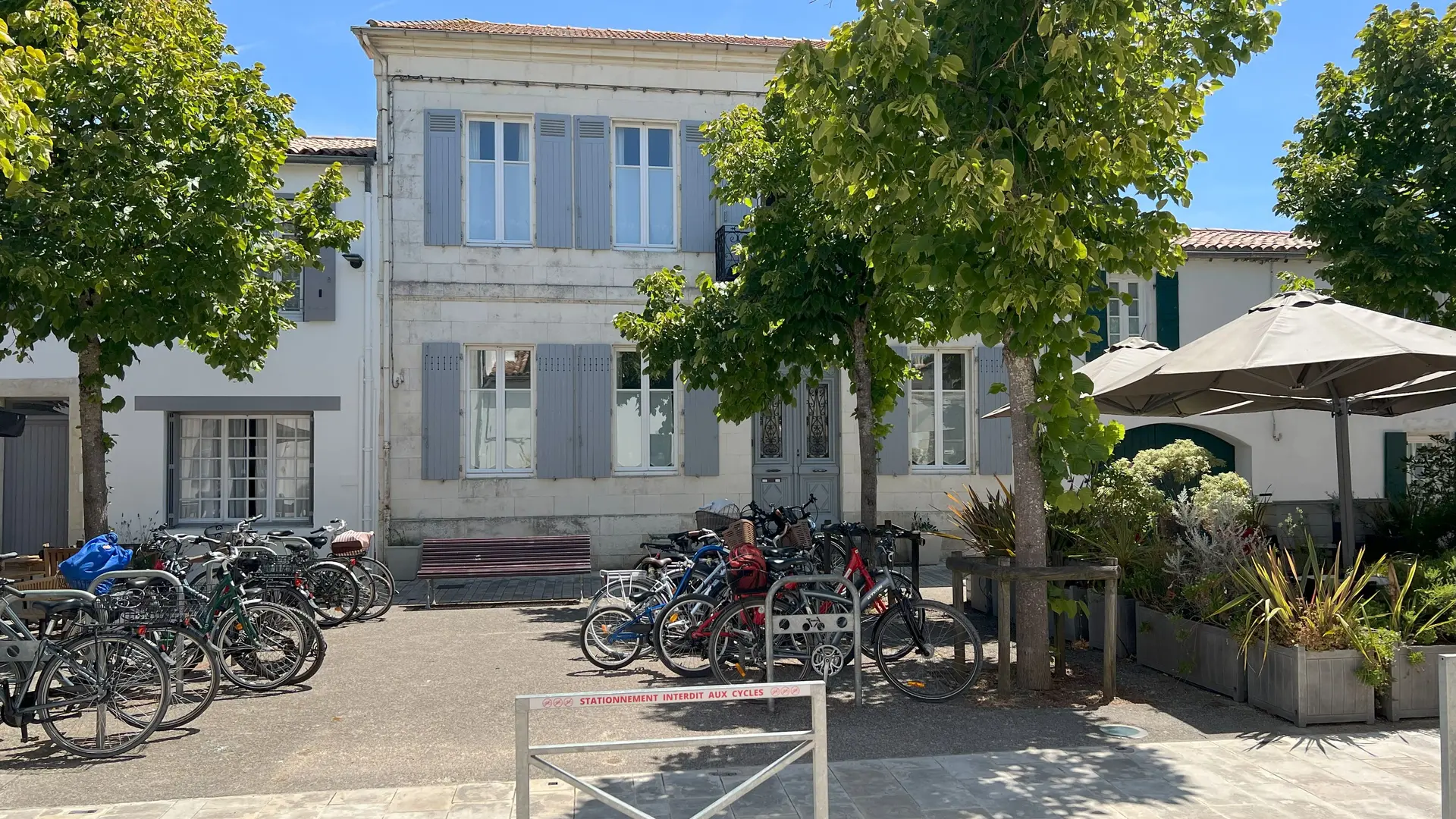 Parking vélos - Place Carnot La Couarde-sur-Mer