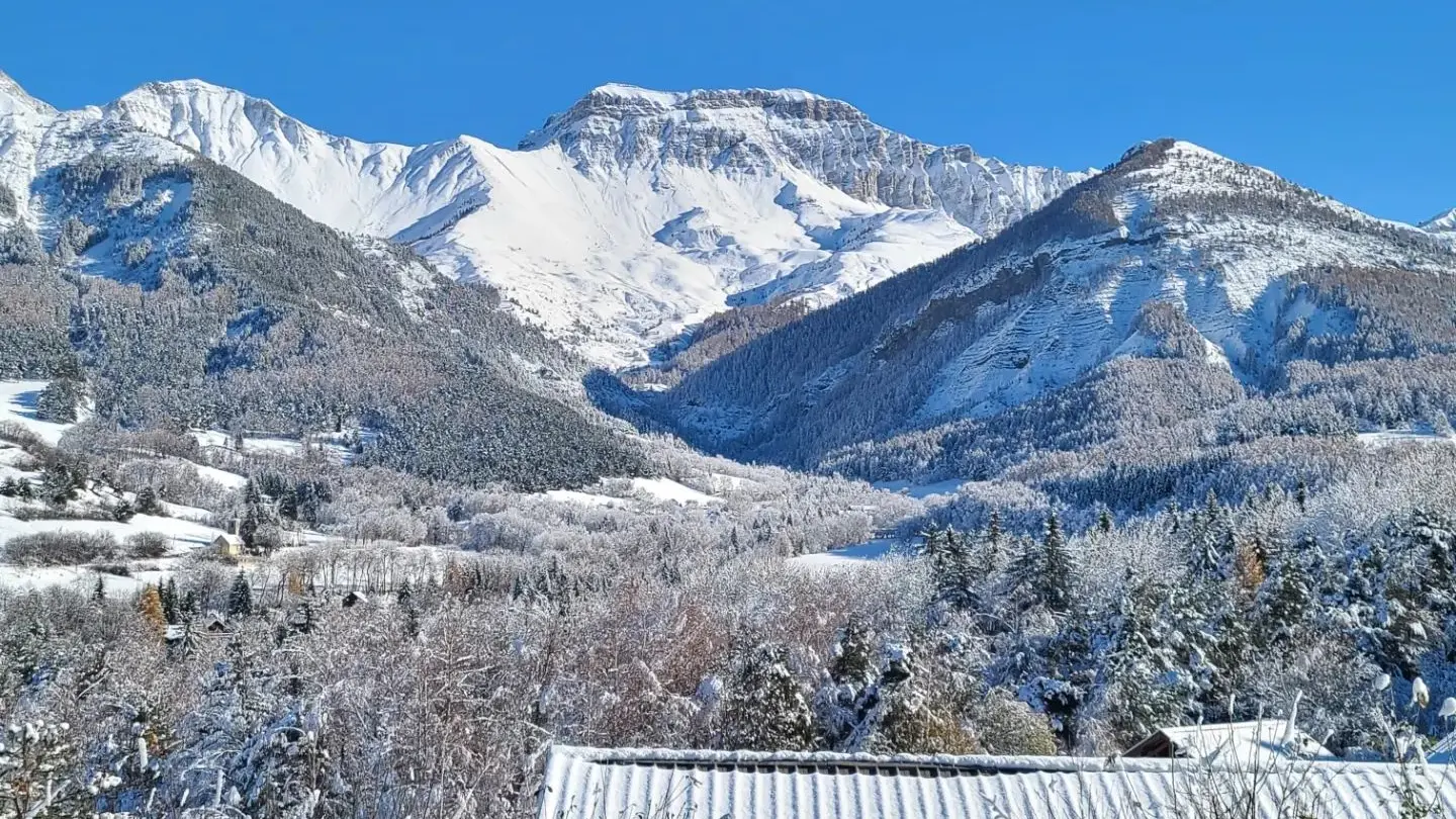 Vue montagne en hiver