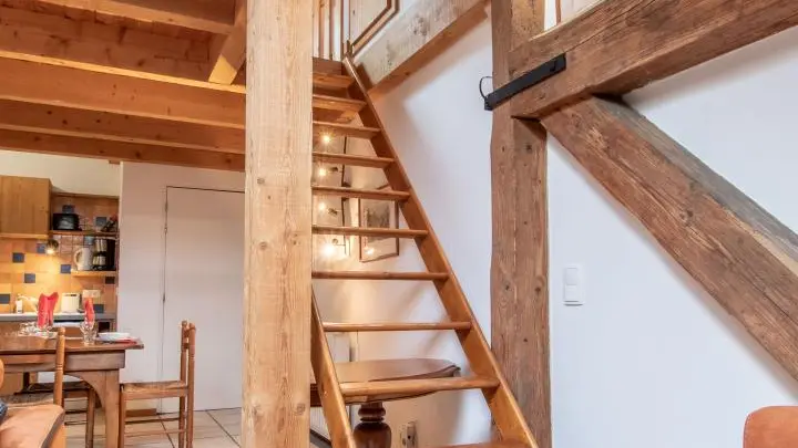 Accès mezzanine séjour