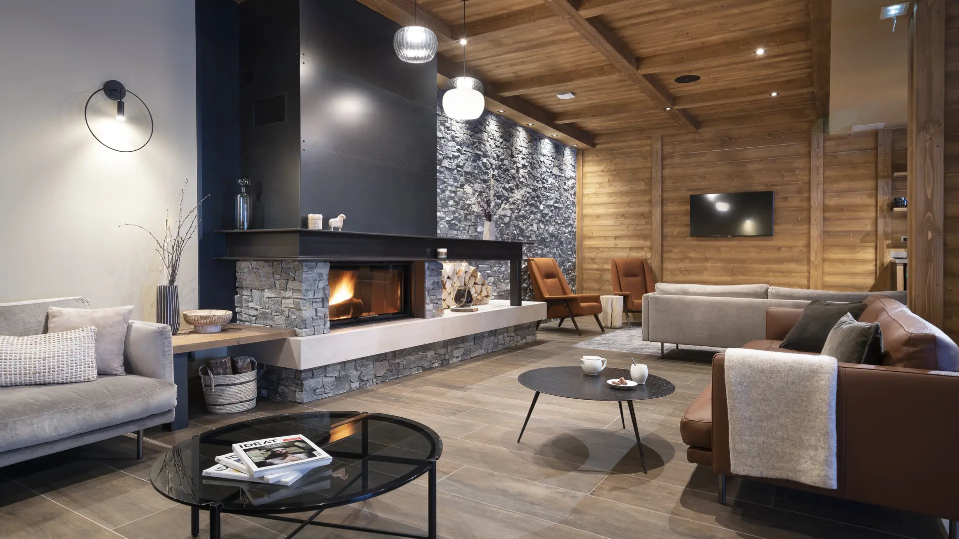 Fireplace area - Reception