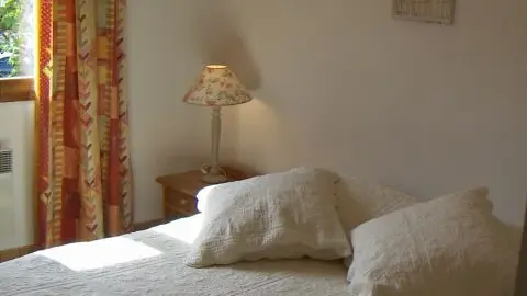 Gîte Ginesté d'Utelle-Chambre Lit double-Utelle-Gîtes de France des Alpes-Maritimes